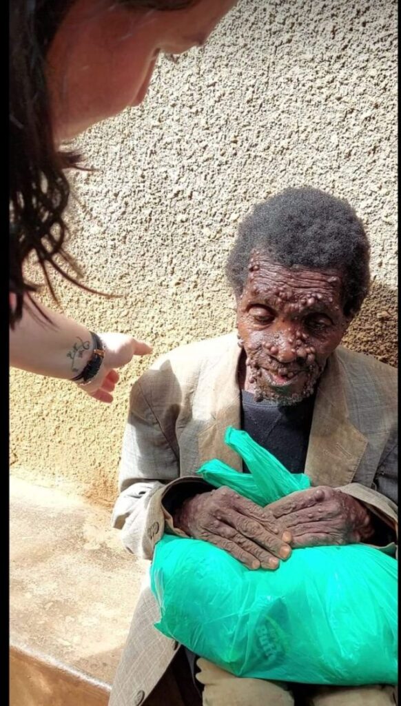 5-582x1024 Povestea unei femei din Alba care schimbă vieți în Uganda