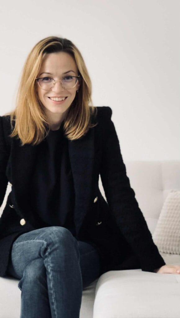 FOTO-580x1024 Ce înseamnă Unlearning la 45+. Terapie și simptome în premenopauză și menopauză